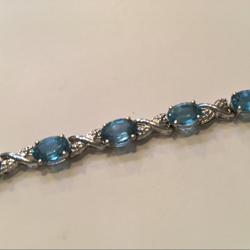 Tennis bracelet